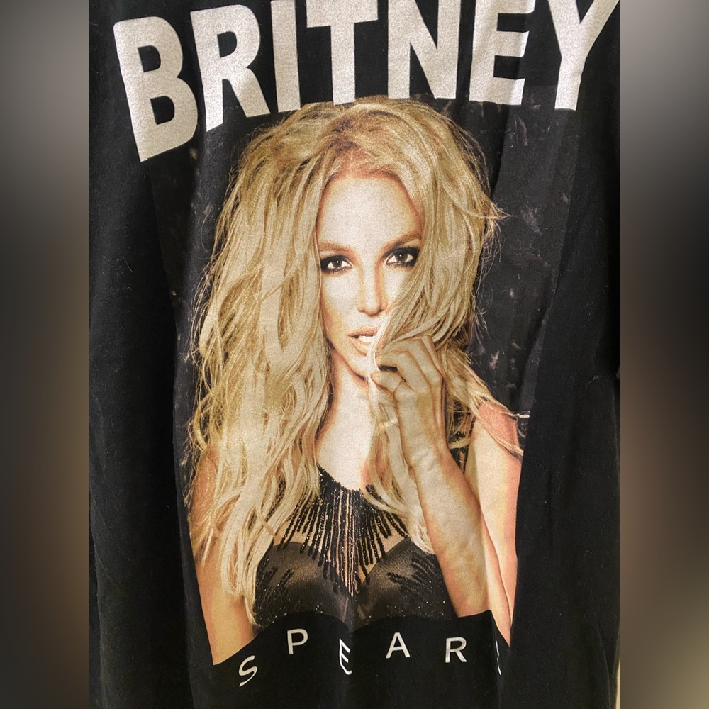 Britney Spears Black Graphic T-Shirt - Picture 2 of 4